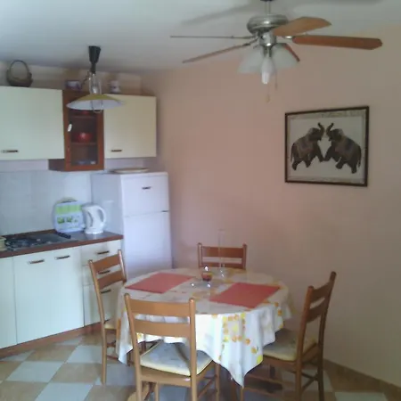 Studio Apartment *